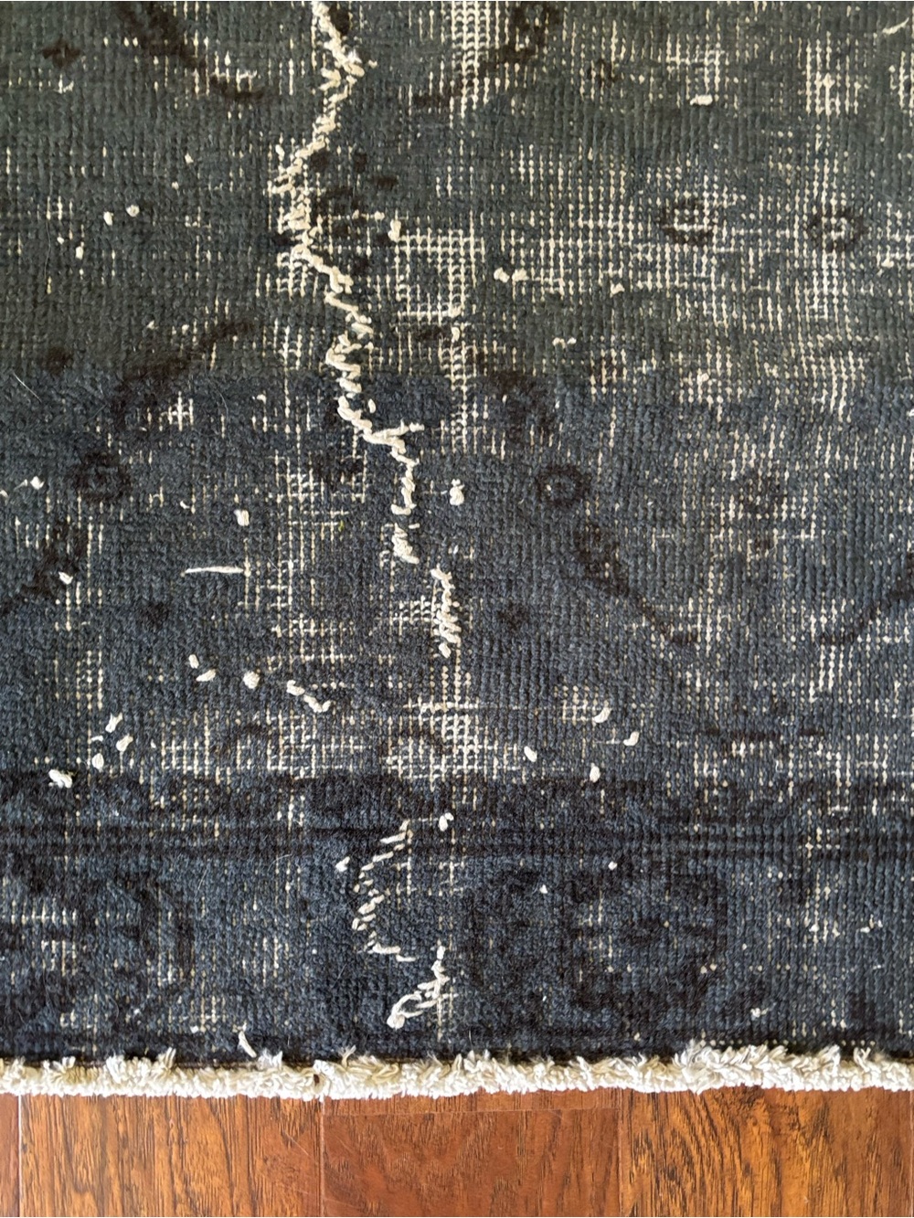 Vintage-Kilim Rug from Turkey - Authentic Distressed Design - Picture 2 of 9